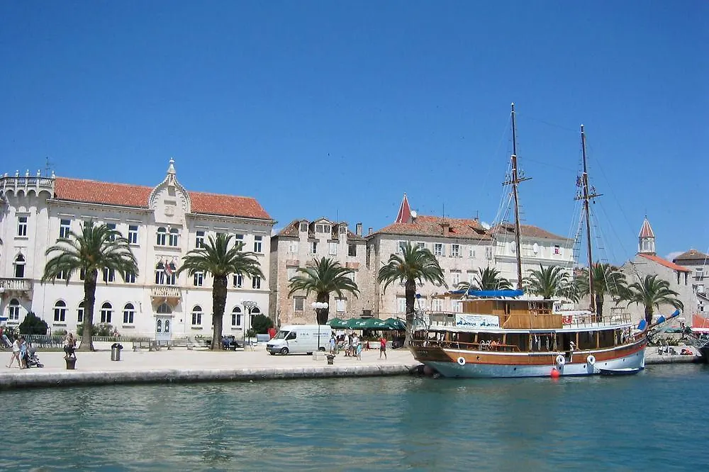 Apartment Medena Trogir 0*,