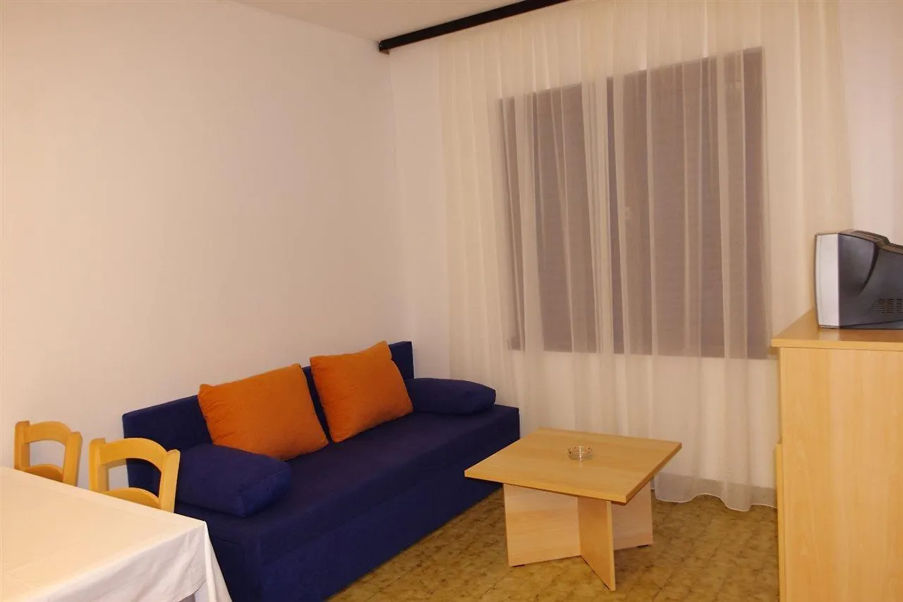 Apartment Medena Traù